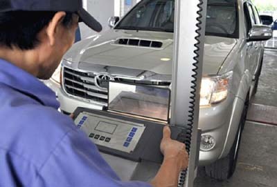 Giả tài xế, Cục phó bắt tại trận nhân viên đăng kiểm nhận lót tay